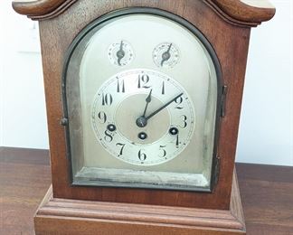 antique mantle clock