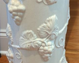 porcelain vase/umbrella stand