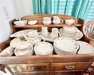 Vintage Franciscan Woodlore dinnerware