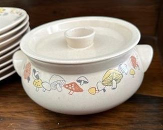 Vintage Franciscan Woodlore dinnerware