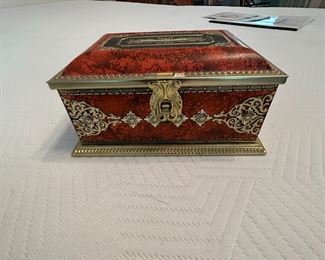 Vintage jewelry box