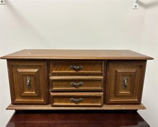 Vintage Jewelry box 