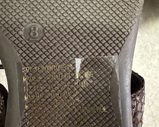 Dozens of ladies shoes size 8-9