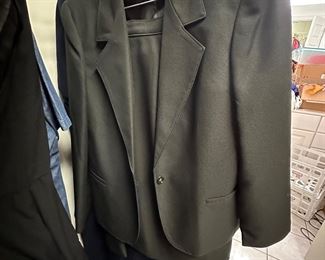 Women's clothing sizes 12-16, L-XL