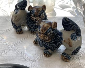 Foo Dogs