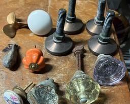 wvintage knobs and more2621 t