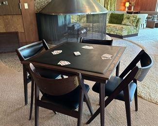 STAKMORE Vintage Card Table with STAKMORE Comfort A-Frame Folding Chairs