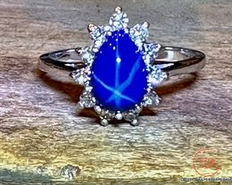 14kt Gold Star Saphire and Diamond Ring