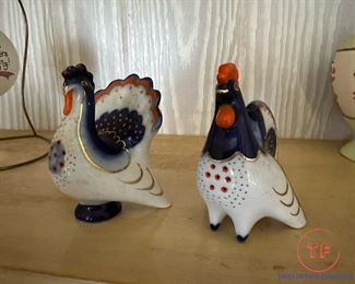 LOMONOSOV Porcelain Salt and Pepper Shaker Set