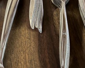 MCM Oneidacraft Deluxe Stainless Flatware 110 piece Set 