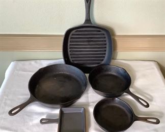 JOPI217 Antique Wagner Cast Iron More