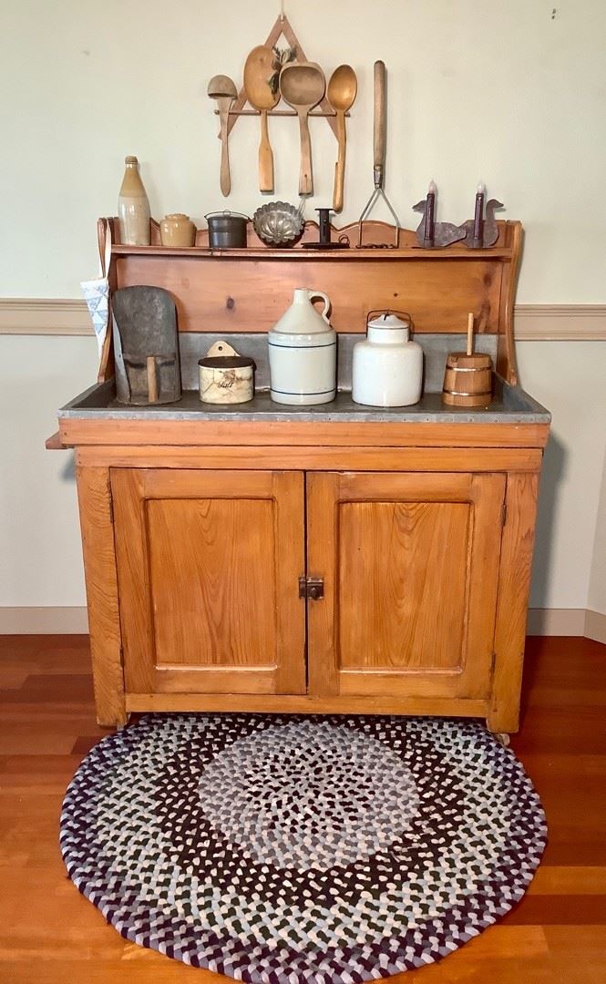 JOPI610 Antique Dry Sink With Lots Of Accessories