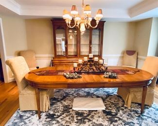 Thomasville  Dining room set