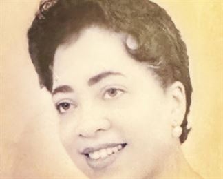 The fearless wonder! CHICAGO GRACE JONES!