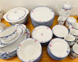 Oneida Blue Lattice porcelain china set. Great everyday set. It is Freezer, Oven, Microwave, and Dishwasher Safe.