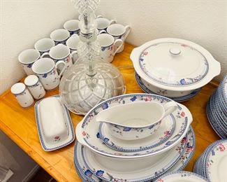 Oneida Blue Lattice porcelain china set. Great everyday set. It is Freezer, Oven, Microwave, and Dishwasher Safe.