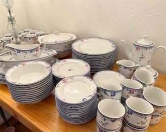 Oneida Blue Lattice porcelain china set. Great everyday set. It is Freezer, Oven, Microwave, and Dishwasher Safe.