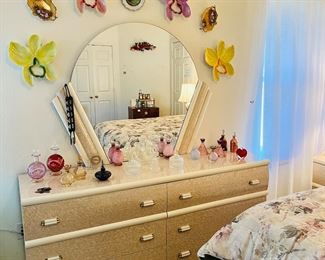Dresser with mirror 