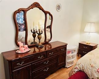 Dresser with mirror 