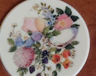 Here is a close up of the center piece