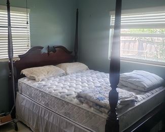 A beautiful queen four poster bed