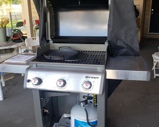 Summer is here!! Time for grilling! This grill retails for $600! Our price is much lower!