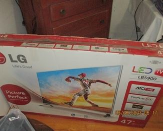 47" LG TV