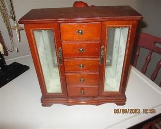 one of two jewelry boxes