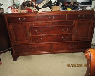 Long Dresser