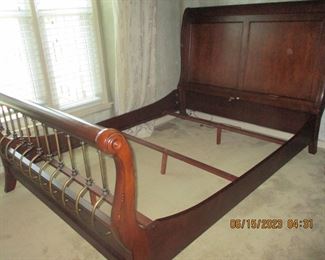 sleigh bed