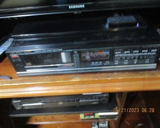 Cassette and cd player