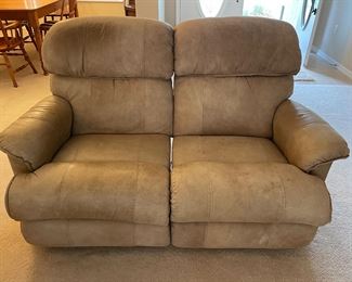 $300 - La Z Boy Love Seat (both ends rock and recline) Measurements: 61" x 43" x 38"