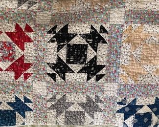 Vintage hand stitched quilt (approx. queen size)