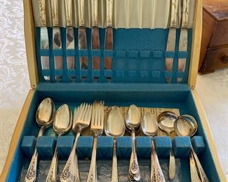 Wm Rogers silverplate flatware and case