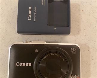 Canon Powershot, working with charger