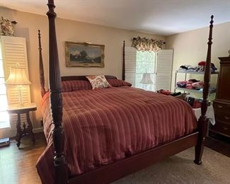 king sized poster bed