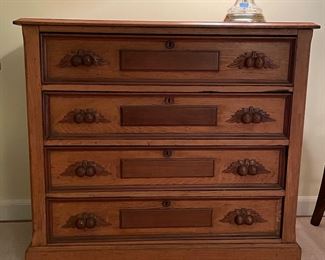 Victorian oak chest w/carved fruit handles
