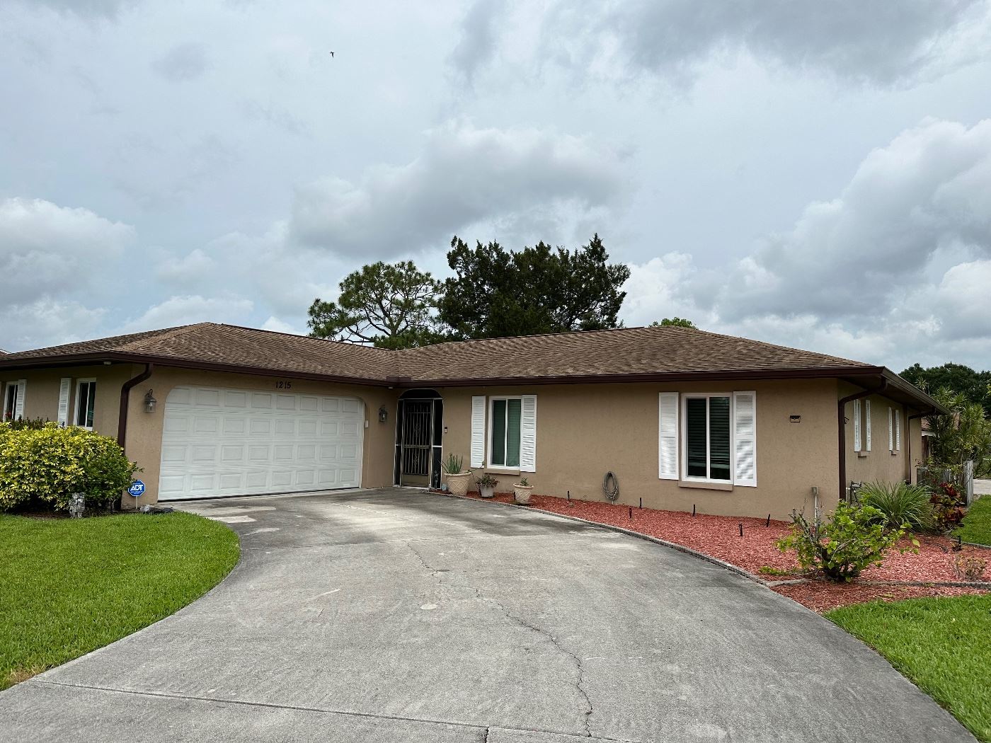 sarasota-estate-sale-georgetowne-starts-on-5-6-2023