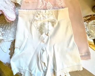 61 CEL May 2023 Retro Fun with Eclectic Flair