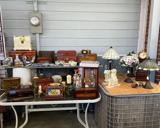 beautiful wooden boxes and those lamps are  stunning 
