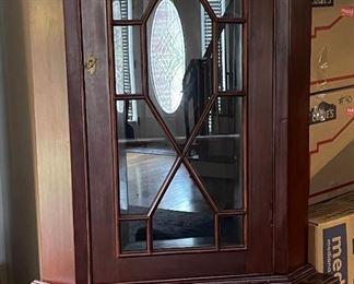 Beautiful antique corner cabinet, excellent condition, top comes off