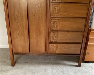 MCM dresser