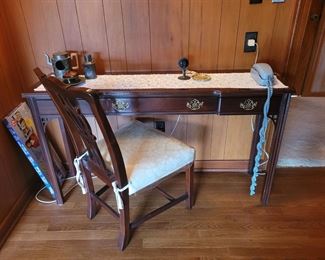 Sofa table and chair 