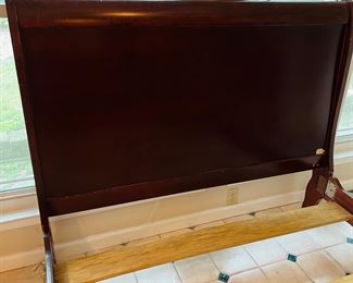 Sleigh Bed-Queen
Headboard