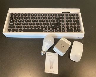 Kolude Aluminum Keyboard Hub And Vocolinc Smart Bulb