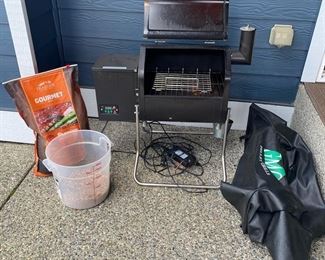 Davy Crockett Chimney Smoker With Traeger Pellets Cover