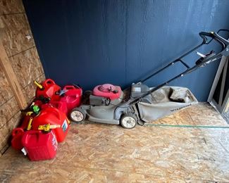 Honda Harmony HRB 215 Lawnmower Gasoline Cans