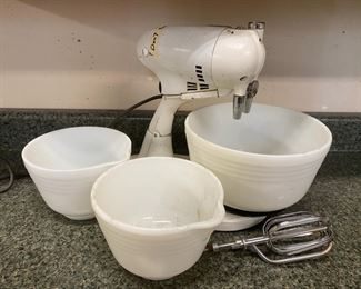 Vintage Hamilton Beach Stand Mixer with Glass Bowls