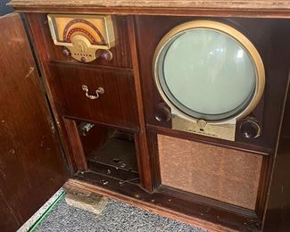 Vintage Zenith TV Stereo Record Player