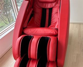 Human Touch Ascent Series Luxurious Massage Chair in very good condition! 

Relax and unwind with a great massage after a long day in this amazing chair! So many functions and features! 

This chair has been moved to the garage for easy pick up. 